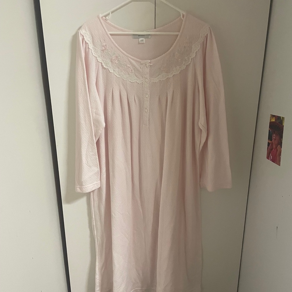 Vintage 90s Miss Elaine Light Pink Lace Trim Chemise